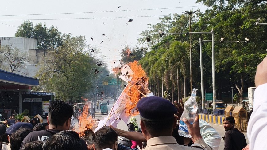 कांग्रेस ने नेहरू चौक बिलासपुर में जोरदार प्रदर्शन किया और सरकार का पुतला जलाया