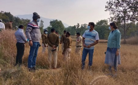 ग्राम पंचायत औराई के पास खेत में मिली अज्ञात व्यक्ति की अधजली लाश,क्षेत्र में मचा हड़कंप