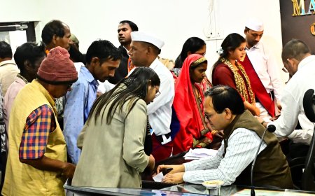 कलेक्टर ने साप्ताहिक जनदर्शन में सुनी लोगों की समस्याएं,अधिकारियों को त्वरित निराकरण के दिए निर्देश