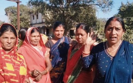 दीपका बिजली दफ्तर पर महिलाओं का प्रदर्शन, अनाप-शनाप बिजली बिल और लाइन कटाने पर जताया कड़ा आक्रोश