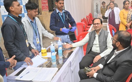 अपोलो द्वारा आयोजित निःशुल्क चिकित्सा शिविर का कलेक्टर ने किया शुभारंभ...200 लोगों ने कराई स्वास्थ्य जांच और ली डॉक्टरी सलाह