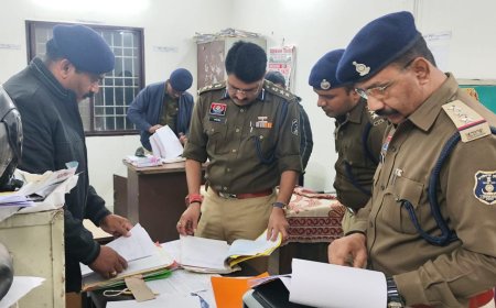 एसएसपी रजनेश सिंह का थाना सिविल लाइन का आकस्मिक निरीक्षण...लंबित मामलों के त्वरित निराकरण व सख्त कार्रवाई पर दिए स्पष्ट निर्देश