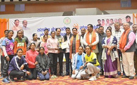 केन्द्रीय राज्य मंत्री तोखन साहू ने किया सांसद खेल महोत्सव का समापन...सांसद कला महोत्सव शुरू करने किया ऐलान...फिट रहने हर कोई अपनाये एक खेल : तोखन साहू