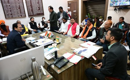 कलेक्टर संजय अग्रवाल ने ली राजनीतिक दलों बैठक...दावा, आपत्ति 22 जनवरी तक लिए जाएंगे...21 फरवरी को मतदाता सूची का अंतिम प्रकाशन