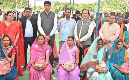 सुशासन सप्ताह : छतौना जिला स्तरीय शिविर में ग्रामीणों को मिला योजनाओं का सीधा लाभ...प्रशासन गांव की ओर अभियान में दिव्यांग को मिली ट्राइसिकल...अटल डिजिटल सुविधा केंद्र का शुभारंभ