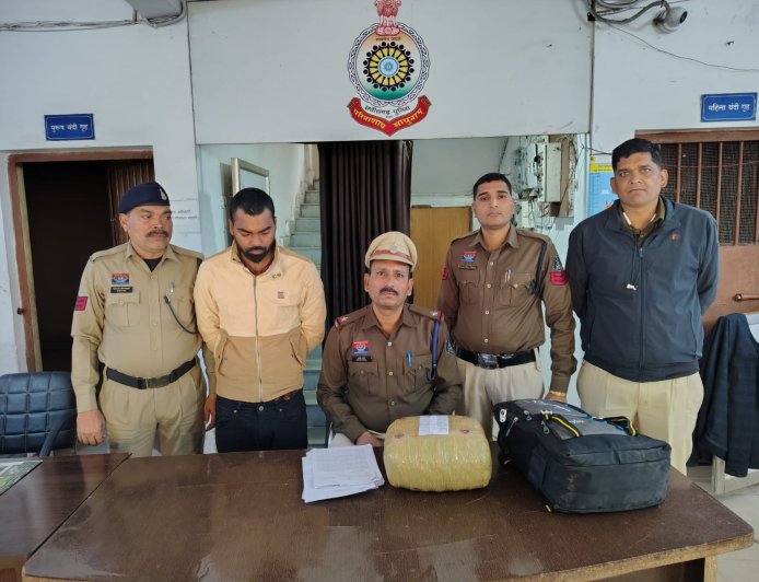 सिरगिट्टी पुलिस की कार्रवाई...अवैध गांजा बिक्री हेतु ग्राहक तलाश रहा एक युवक पकड़ा गया...66 हजार रुपये का मादक पदार्थ जब्त
