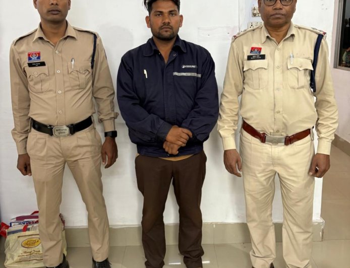 धान खरीदी केंद्र में 28.52 लाख की धोखाधड़ी का पर्दाफाश...एरमसाही में 920 क्विंटल धान हेरफेर करने वाला आरोपी गिरफ्तार...भेजा जेल