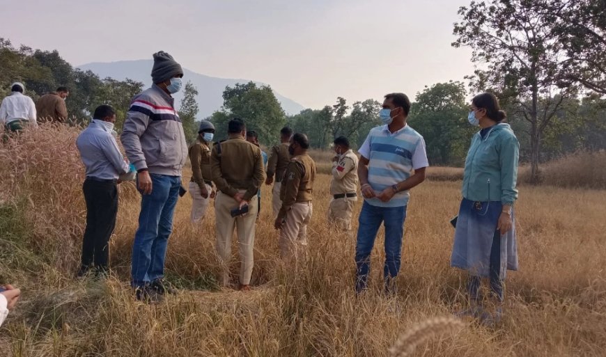 ग्राम पंचायत औराई के पास खेत में मिली अज्ञात व्यक्ति की अधजली लाश,क्षेत्र में मचा हड़कंप