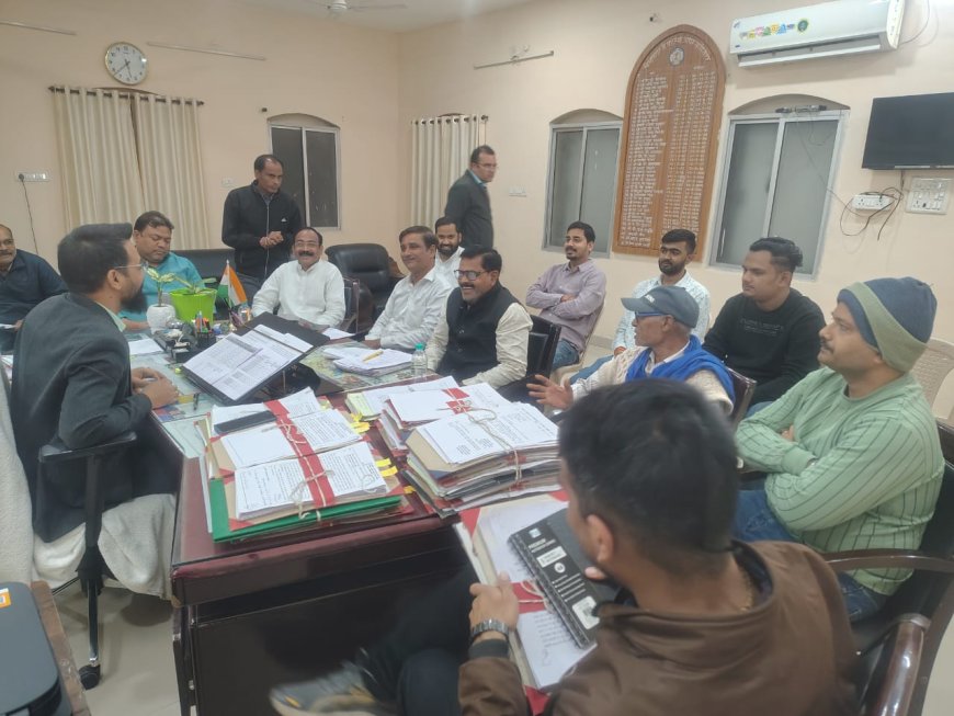 उप जिला निर्वाचन अधिकारी ने ली राजनीतिक दलों की बैठक...एसआईआर की प्रगति से अवगत कराया