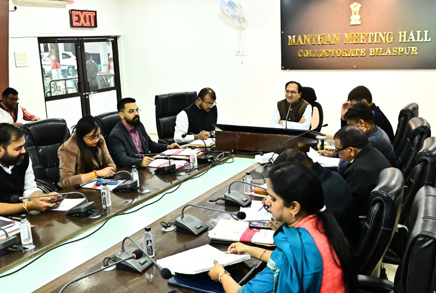 कलेक्टर ने की प्रधानमंत्री फसल बीमा योजना की समीक्षा गत रबी में किसानों को मिला 1.05 करोड बीमा भुगतान...कलेक्टर ने रबी बीमा कराने किसानों से की अपील 31 दिसम्बर तक करा सकते हैं रबी फसलों का बीमा