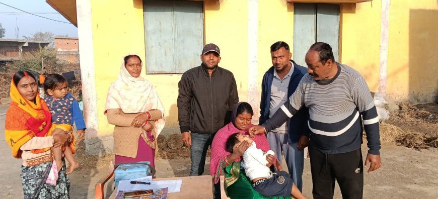 नवाडीह उतरदा आंगनबाड़ी केंद्र में पोलियो अभियान सफल, बच्चों को पिलाई गई दवा