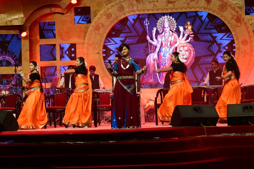 छत्तीसगढ़ राज्य स्तरीय युवा महोत्सव में लोक, सूफी और आधुनिक संगीत का अद्भुत संगम...समापन समारोह में सांस्कृतिक प्रस्तुतियों ने दर्शकों को किया मंत्रमुग्ध