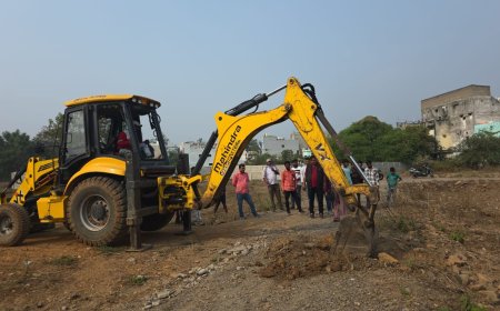 कोनी में अवैध प्लाटिंग के खिलाफ कार्रवाई,कलेक्टर के निर्देश पर कार्रवाई...कोनी में दो जगह की जा रही थी अवैध प्लाटिंग रास्ता,बाउंड्रीवाल और पोल को उखाड़ा गया