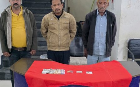 प्रधानमंत्री आवास योजना में ठगी का बड़ा खुलासा...मोटरसाइकिल बदलकर देते थे वारदात को अंजाम