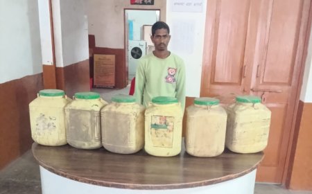 अवैध शराब  के ऊपर थाना कोनी पुलिस का प्रहार...आरोपी के कब्जे से 90 लीटर कच्ची महुआ शराब के साथ नगदी जप्त