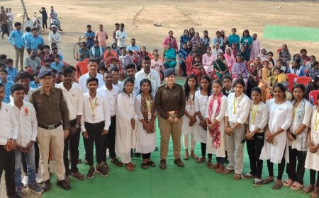 सड़क सुरक्षा माह 2026 : चेतना अभियान के तहत ग्राम खैरा में पुलिस ने ग्रामीणों को किया जागरूक