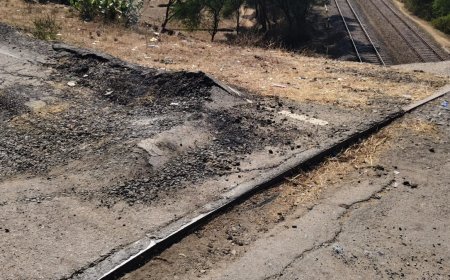 पीएम ग्राम सड़क योजना की सड़क बनी हादसों का कारण,अदराली से कुली तक की सड़क जर्जर, ग्रामीणों में आक्रोश