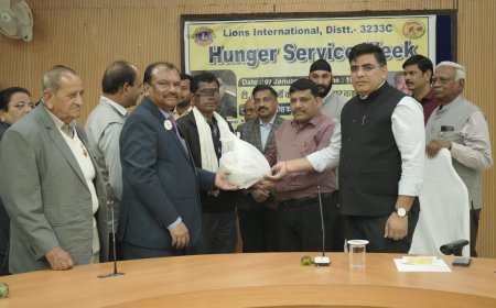 टीबी उन्मूलन की दिशा में जिला प्रशासन के अभियान में लॉयन्स क्लब की सहभागिता,कलेक्टर कुणाल दुदावत ने मरीजों को बांटी पोषण किट