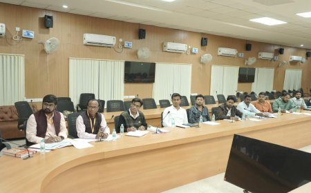 कलेक्टर दुदावत ने आदिम जाति कल्याण विभाग की ली समीक्षा बैठक...शैक्षणिक गुणवत्ता और अधोसंरचना पर दिया विशेष जोर