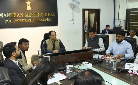 कलेक्टर ने टीएल बैठक में की योजनाओं की समीक्षा...समय-सीमा की बैठक में शासन की प्राथमिकता व लंबित मामलों के शीघ्र निराकरण के निर्देश