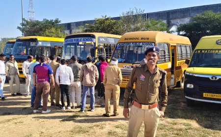 यातायात पुलिस बिलासपुर एवं परिवहन विभाग के द्वारा संयुक्त रूप से की गई 233 स्कूल बस की मैकेनिक मुलाईजा एवं जांच...140 स्कूल बस में निर्धारित मापदंड में सही पाए गए, शेष बसों में कमियों को शीघ्र पूर्ण करने दिया गया निर्देश