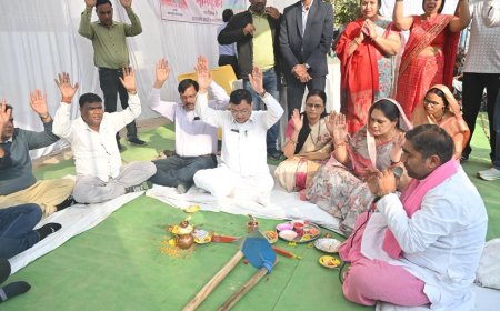 निगम के रविशंकरनगर जोन अंतर्गत वार्डो को मिली 03 करोड़ 20 लाख रू. के विकास कार्यो की सौगात...प्रदेश के उद्योग मंत्री लखनलाल देवांगन के मुख्य आतिथ्य एवं महापौर संजूदेवी राजपूत की अध्यक्षता में आयोजित कार्यक्रम में किया गया विकास कार्यो का भूमिपूजन