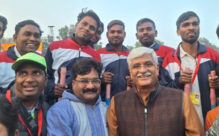 केन्द्रीय संस्कृति मंत्री से नई दिल्ली में गेड़ी कलाकारों ने की मुलाकात