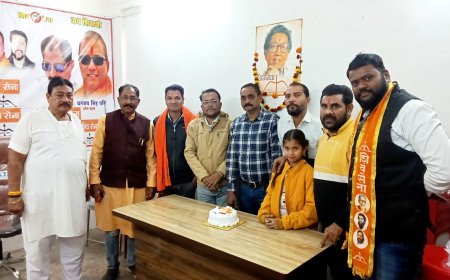 शिवसैनिको ने हिंदू हृदय सम्राट श्रद्धेय बालासाहेब ठाकरे का मनाया जन्मोत्सव