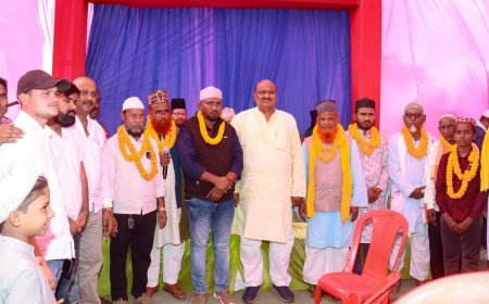 उमरा यात्रा पर रवाना हुए सांसद प्रतिनिधि रहमान खान व परिवार, पूर्व मंत्री जयसिंह अग्रवाल ने दी शुभकामनाएं