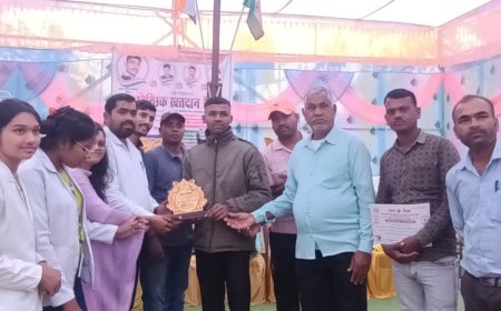 सीपत क्षेत्र के शहीदों को दी गई श्रद्धांजलि,शहीद विनोद कौशिक के शहादत दिवस पर रक्तदान व स्वास्थ्य का आयोजन...61 रक्तदाताओं ने किया रक्तदान