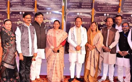 रायपुर : छत्तीसगढ़ तेजी से बढ़़ रहा हैं समृद्धि कीओर: मुख्यमंत्री विष्णु देव साय....मुख्यमंत्री ने जशपुर जिले को 51.73 करोड़ रुपए के विकास कार्यों की सौगात...कोतबा में स्वामी आत्मानंद उत्कृष्ट विद्यालय भवन, बागबहार में एसडीएम (लिंक कोर्ट) सहित की कई महत्वपूर्ण घोषणाएं