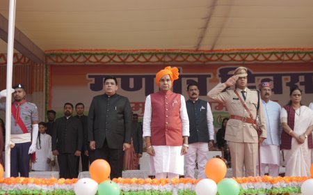 राजस्व मंत्री टंक राम वर्मा ने मुख्य समारोह में किया ध्वजारोहण