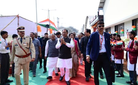 मुख्यमंत्री ने प्रयास आवासीय विद्यालय के बच्चों से किया संवाद...अरपा के किनारे विद्यालय के अतिरिक्त भवन का किया शुभारंभ...मुख्यमंत्री ने बच्चों के साथ अपने संघर्ष की कहानी साझा कर दी प्रेरणा