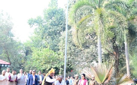 छत्तीसगढ़ भवन में मुख्यमंत्री विष्णु देव साय ने फहराया गया तिरंगा