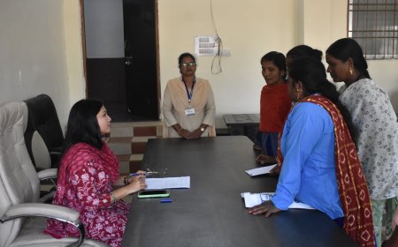 कलेक्टर दिव्या उमेश मिश्रा के निर्देश पर डिप्टी कलेक्टर प्राची ठाकुर ने जनदर्शन में सुनी आम लोगों की समस्याएं