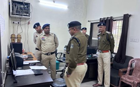 पुलिस महानिरीक्षक रामगोपाल गर्ग का जिले के थानों एवं एसएसपी  कार्यालय का औचक निरीक्षण...संवेदनशील और हाईटेक पुलिसिंग पर दिया जोर