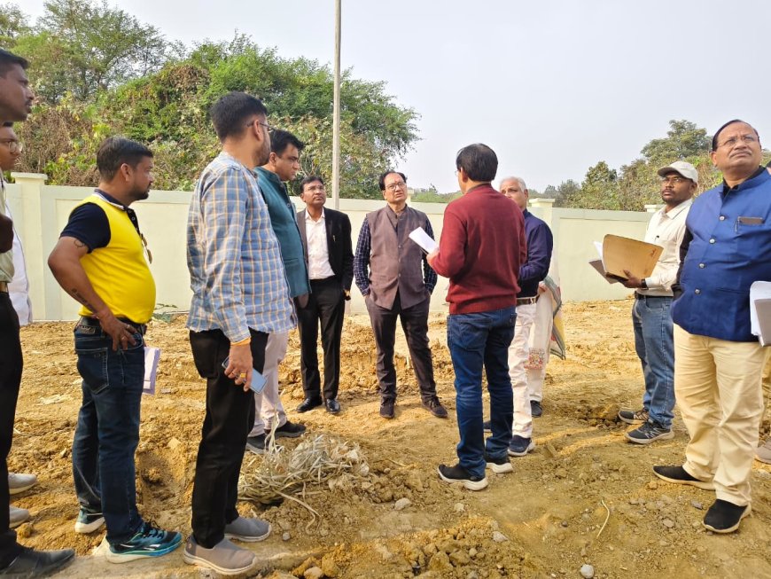 कलेक्टर और निगम कमिश्नर ने किया निर्माणाधीन विकास कार्यों का निरीक्षण...अशोक नगर- बिरकोना,मंगला रोड और प्रस्तावित एजुकेशन हब का भी लिया जायजा...20 जनवरी तक पूरा करें प्रयास आवासीय विद्यालय का काम-कलेक्टर