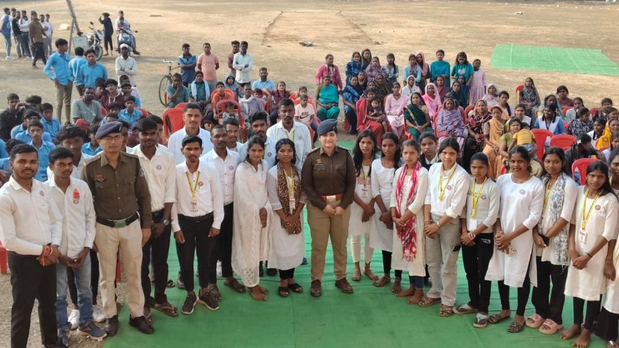 सड़क सुरक्षा माह 2026 : चेतना अभियान के तहत ग्राम खैरा में पुलिस ने ग्रामीणों को किया जागरूक