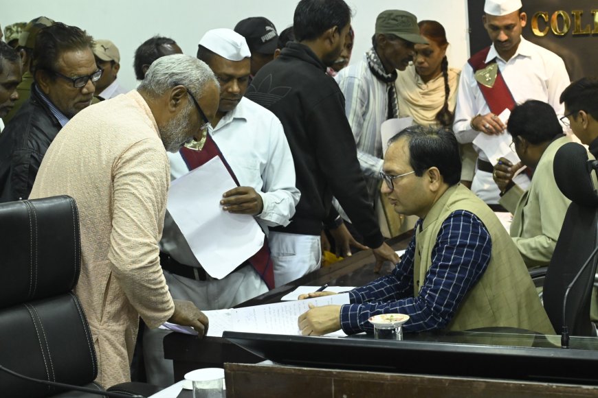 जनदर्शन में कलेक्टर ने सुनी लोगों की समस्याएं