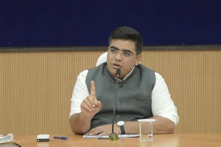 फसल, मकान और जनहानि को न्यूनतम करने प्रभावी नियंत्रण के लिए निर्देश...स्कूलों में पोस्टर के माध्यम से बच्चों को सुरक्षा जागरूकता के दिए निर्देश...कलेक्टर ने ली मानव - हाथी द्वंद रोकने हेतु जिला स्तरीय समिति की बैठक