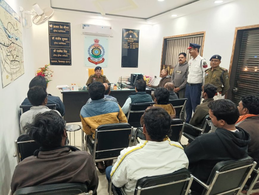 यातायात पुलिस बिलासपुर की ऑटो पार्ट्स संचालकों के साथ बड़ी बैठक...अवैध सामग्री बिक्री पर सख्त चेतावनी... मोडिफाइड साइलेंसर व प्रेशर हॉर्न बिक्री पर पूर्ण प्रतिबंध के निर्देश