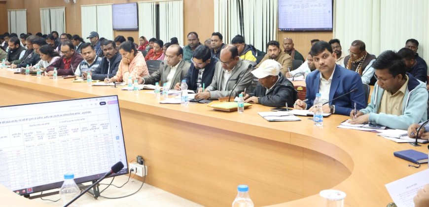 किसानों से प्राप्त आवेदनों को गंभीरता से लेकर उचित कार्यवाही के दिये निर्देश...भौतिक सत्यापन के साथ कोचिये के माध्यम से होने वाली अवैध खरीदी पर रोक लगाने और सतत निगरानी के दिये निर्देश