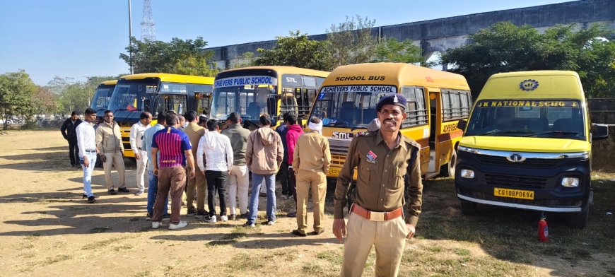 यातायात पुलिस बिलासपुर एवं परिवहन विभाग के द्वारा संयुक्त रूप से की गई 233 स्कूल बस की मैकेनिक मुलाईजा एवं जांच...140 स्कूल बस में निर्धारित मापदंड में सही पाए गए, शेष बसों में कमियों को शीघ्र पूर्ण करने दिया गया निर्देश