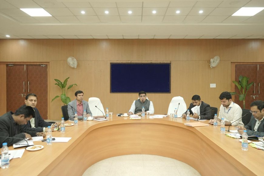 पाली महोत्सव 2026 की तैयारियों को लेकर कलेक्टर कुणाल दुदावत ने ली समीक्षा बैठक...महोत्सव के सफल व सुव्यवस्थित आयोजन हेतु विभिन्न विभागों को   दिए आवश्यक दिशा-निर्देश