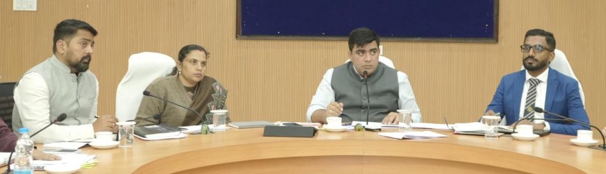 धान खरीदी के अंतिम दिनों में किसानों को धान बेचने में न हो परेशानीः कलेक्टर