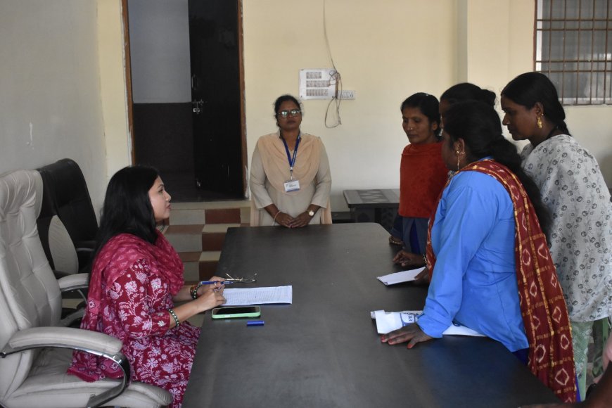 कलेक्टर दिव्या उमेश मिश्रा के निर्देश पर डिप्टी कलेक्टर प्राची ठाकुर ने जनदर्शन में सुनी आम लोगों की समस्याएं
