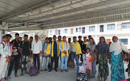 आदिवासी आस्था का सतरंगी संदेश: कछारगढ़ मेला धाम के लिए 500 श्रद्धालु सतरंगी ध्वज के साथ रवाना