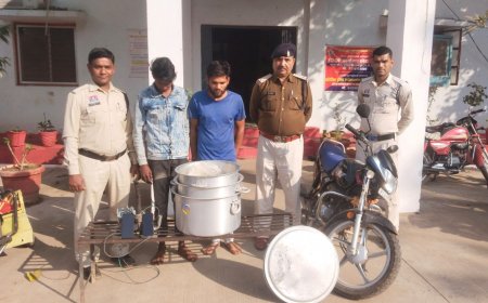 सूने मकान में चोरी करने वाले दो शातिर चोर घंटे में धराए, रतनपुर पुलिस की त्वरित कार्रवाई