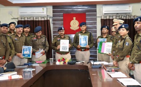 पुलिस महानिरीक्षक बिलासपुर रेंज का कोरबा प्रवास, समस्त राजपत्रित एवं थाना चौकी प्रभारियों की ली गई मीटिंग...बीट सिस्टम को सुदृढ़ करने, एवं जनता की शिकायतों पर तत्काल कार्रवाई के दिए निर्देश...पुलिस महानिरीक्षक बिलासपुर के द्वारा “सशक्त मोबाइल ऐप” को कोरबा ज़िले में भी किया गया लागू