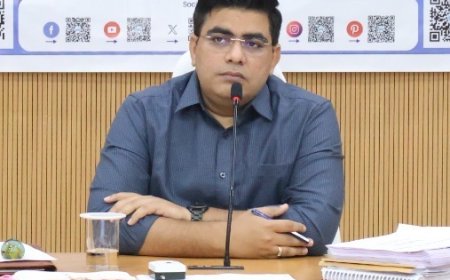 समय-सीमा की बैठक में कोरबा कलेक्टर ने अधिकारियों को दिए महत्वपूर्ण निर्देश...ग्राम पंचायतों में लगेगा कृषि चौपाल, किसानों को दी जाएगी योजनाओं की जानकारी